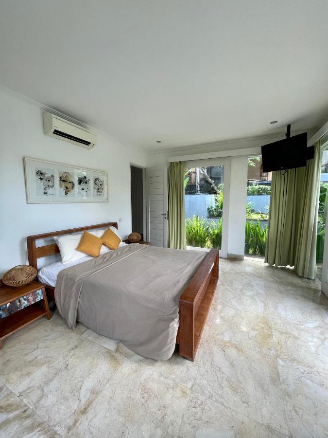 Private Suite In A Kids Friendly Big Shared Villa In Canggu ภายนอก รูปภาพ