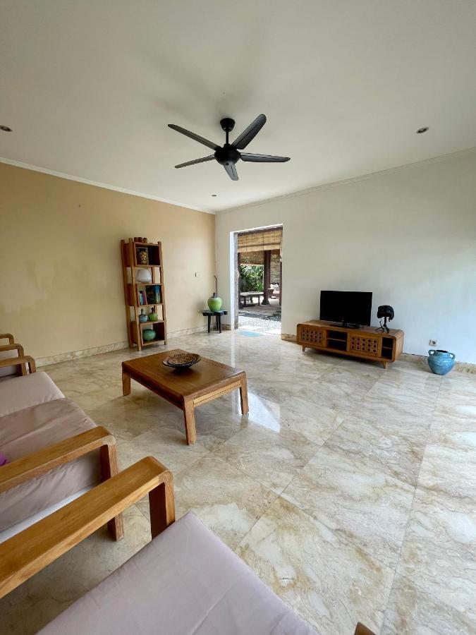 Private Suite In A Kids Friendly Big Shared Villa In Canggu ภายนอก รูปภาพ