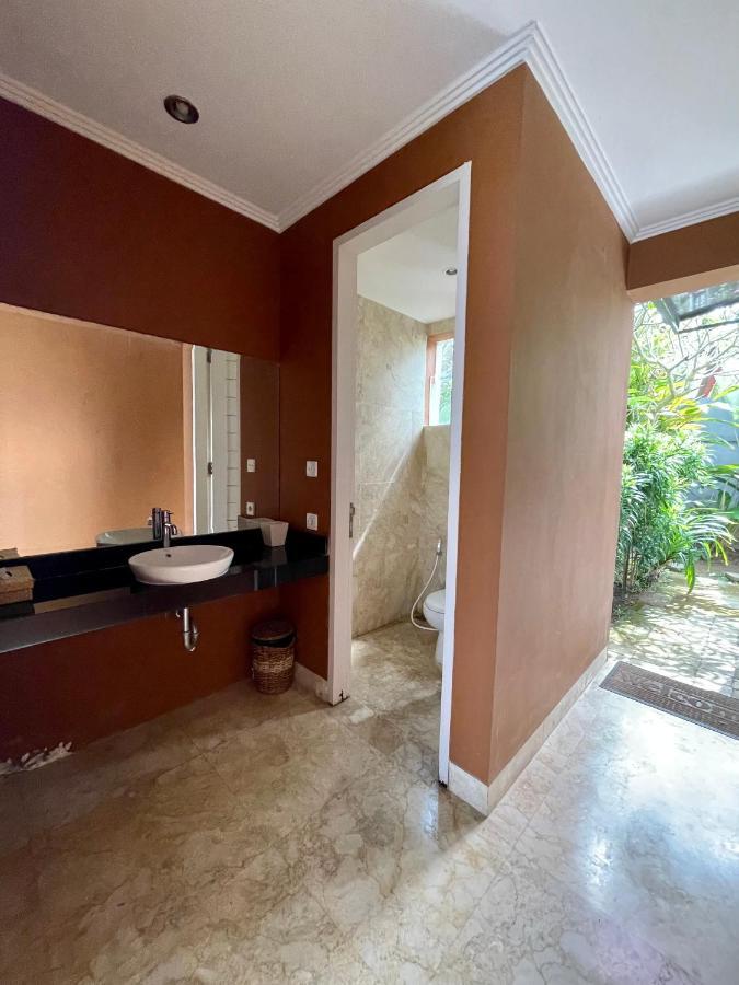 Private Suite In A Kids Friendly Big Shared Villa In Canggu ภายนอก รูปภาพ