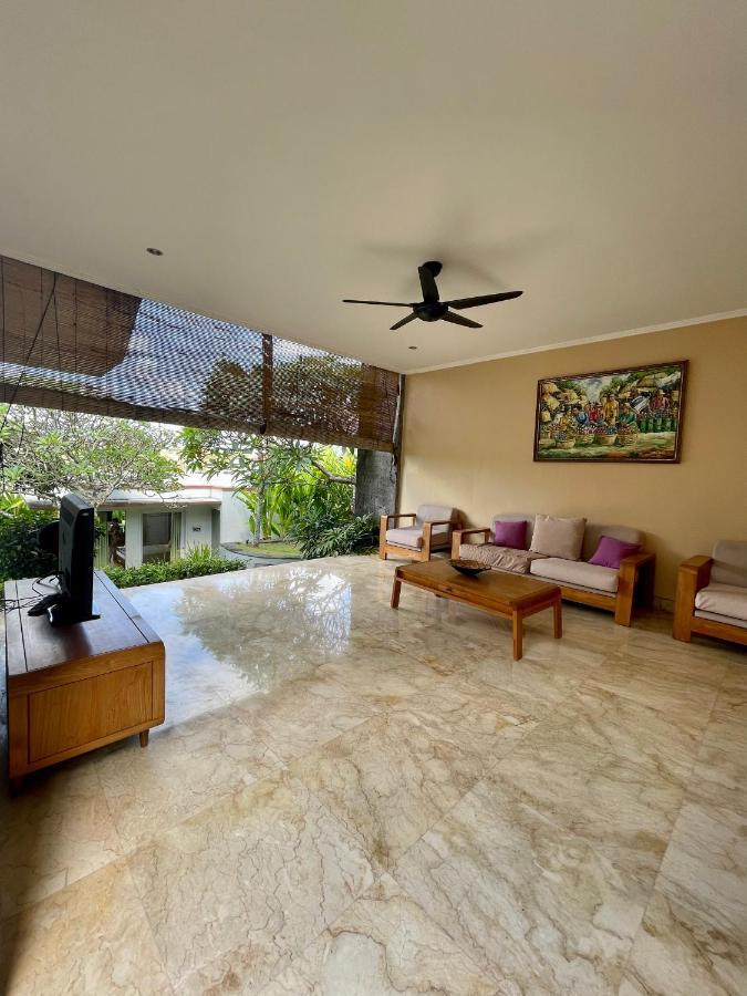Private Suite In A Kids Friendly Big Shared Villa In Canggu ภายนอก รูปภาพ