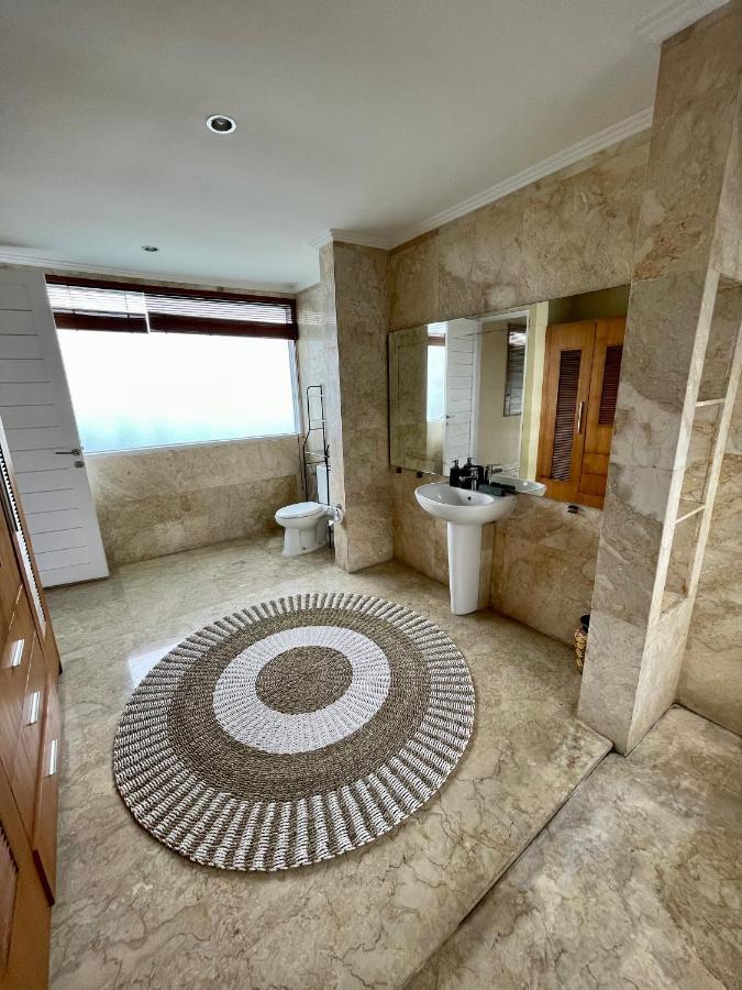 Private Suite In A Kids Friendly Big Shared Villa In Canggu ภายนอก รูปภาพ